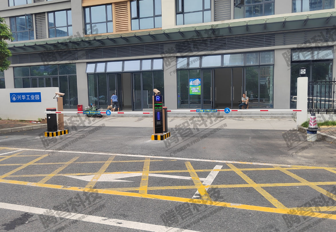 東莞大朗興華工業園2進2出停車系統